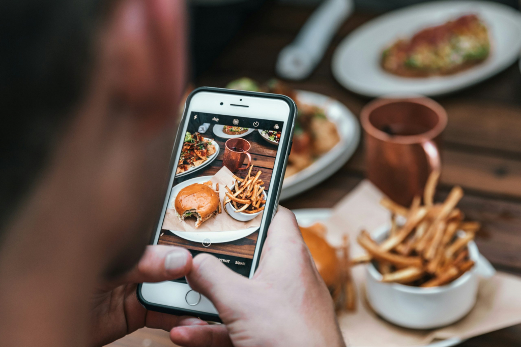 Communication restaurant : 6 clés au-delà d’Instagram